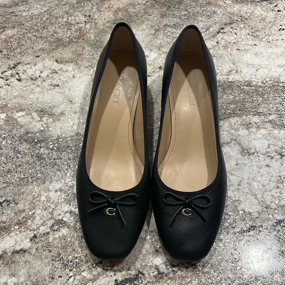 Coach Ava Ballet Black Leather Bow Block Heel Barely Worn 8 - Picture 2 of 4